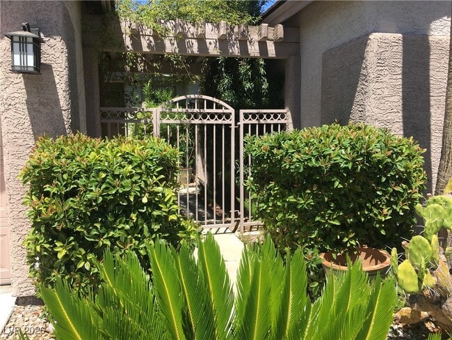 Foto del edificio - 2016 Trailside Village Ave