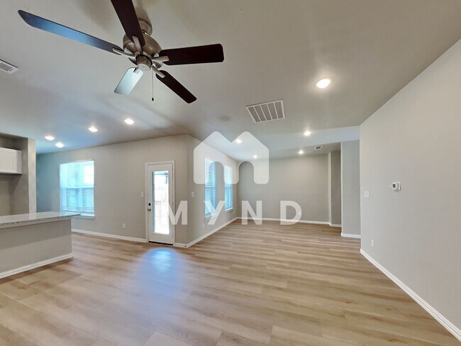 Foto del edificio - 444 Willow Crossing E