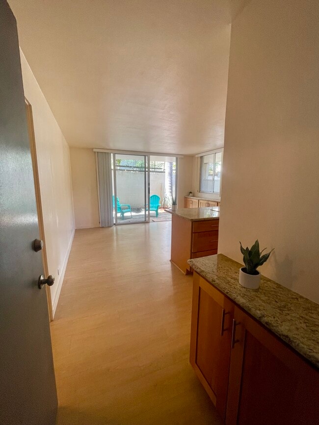 Photo - 1914 University Ave Apartment