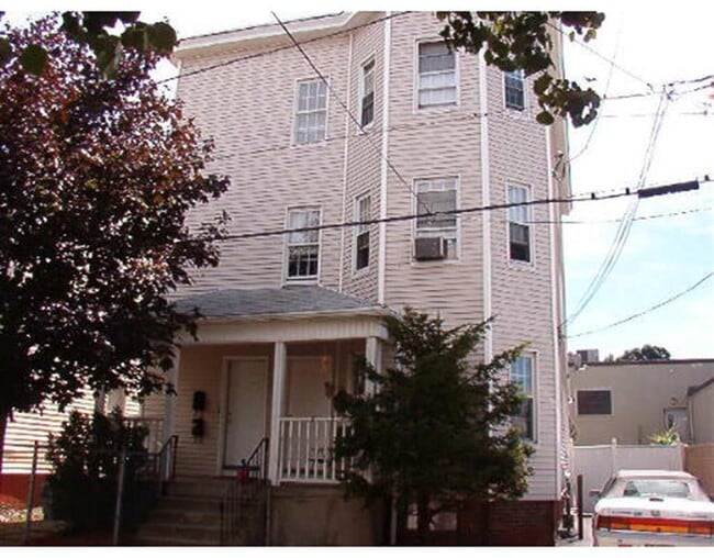 Building Photo - 84 Morton Ave