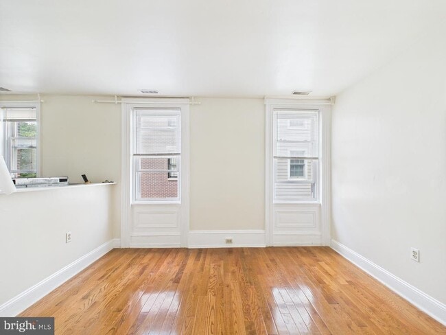 Foto del edificio - 3829 Hamilton St