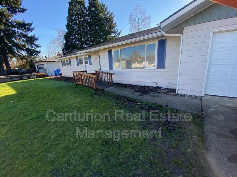 360 Wilshire Dr N, Salem, OR 97303 House Rental in Salem, OR