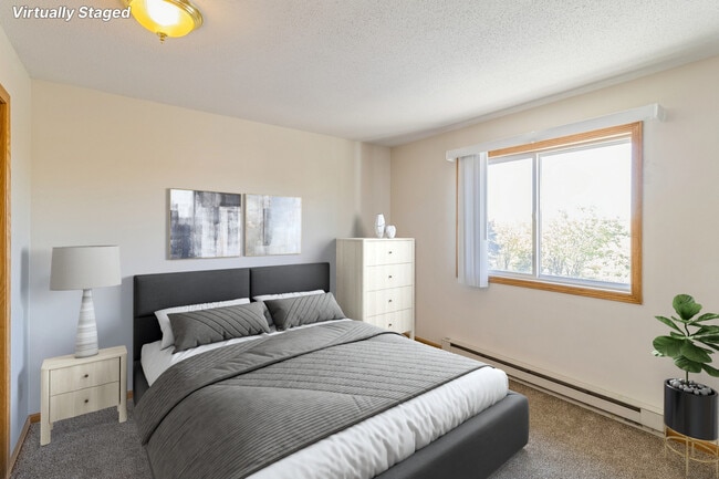 Building Photo - Mapleview Villa Apartments