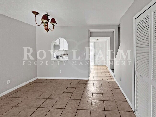 Foto del edificio - Petal-Perfect 2BR Cozy Cape Coral Townhouse with a Pool View!