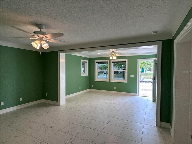 Building Photo - 10659 108th St N