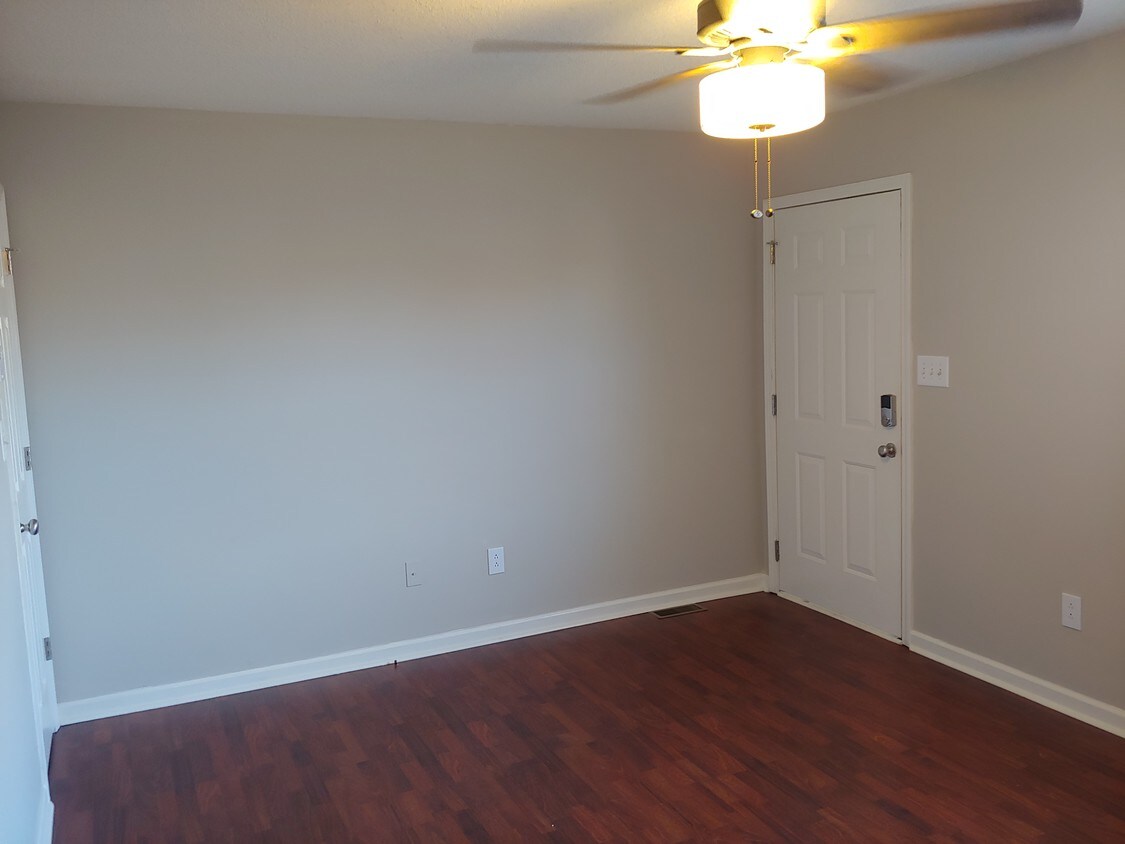 Foto principal - 3002 S Roan St