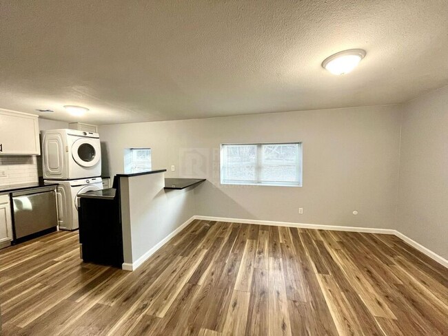 Building Photo - 1614 Manitou Blvd