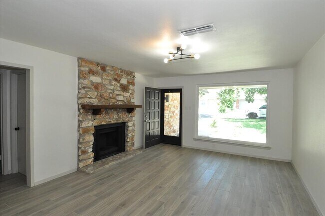 Building Photo - 12313 Bainbridge Ln