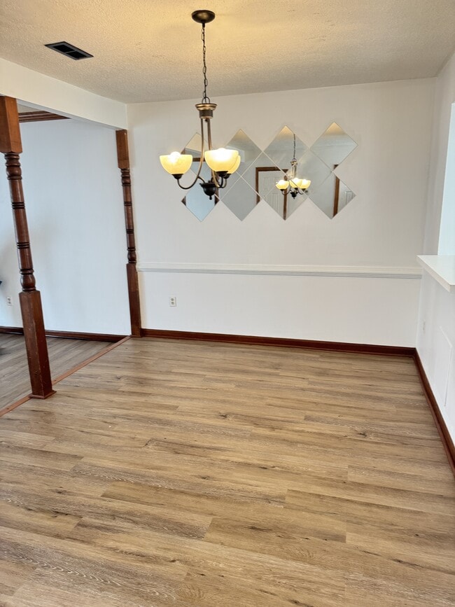 Building Photo - 811 Christa Ct