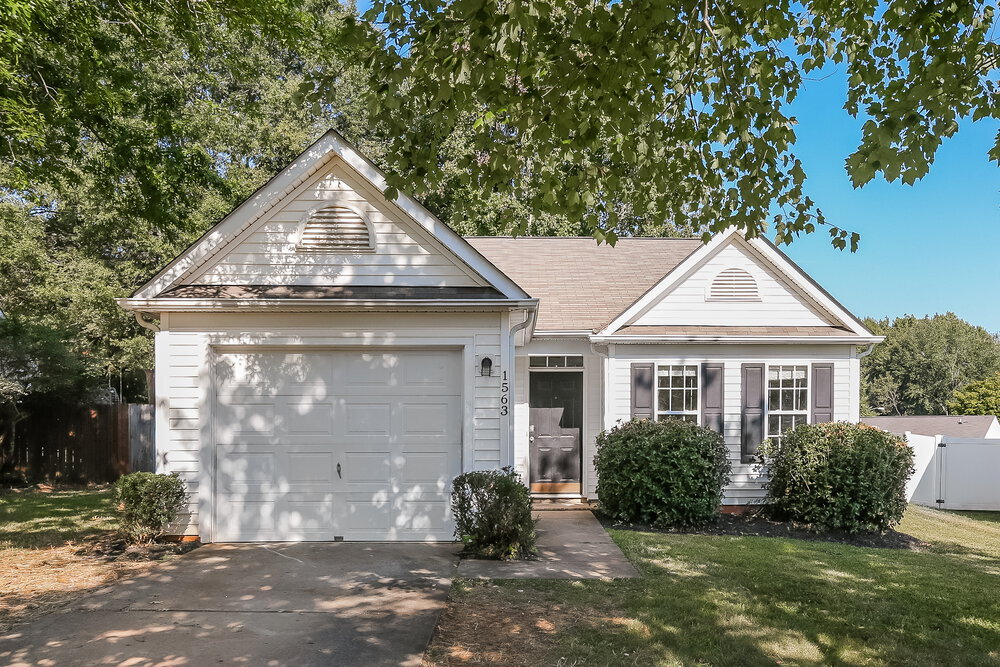 Primary Photo - 1563 Hollow Maple Dr