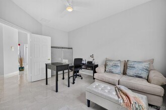 Building Photo - 309 NW Toscane Tr