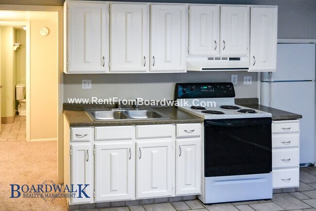 Foto del edificio - 1955-1957 S Foothill Dr