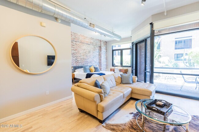 Foto del edificio - 7301 E 3rd Ave
