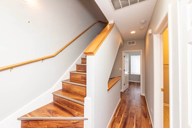 Foto del edificio - 2331 N Lister Ave