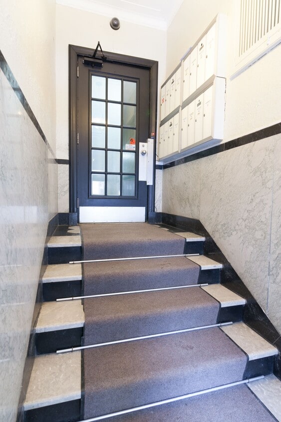 Building Photo - 2060 Rue du Fort