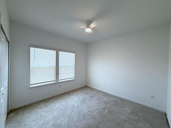 Foto del edificio - Highland Chase 3-Car Garage