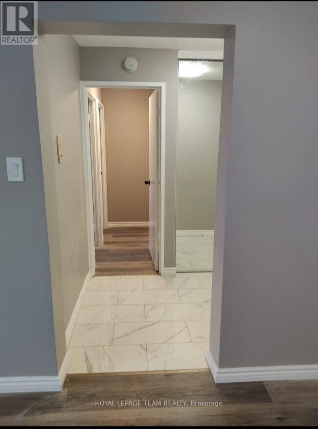 Building Photo - 20 Chesterton Dr