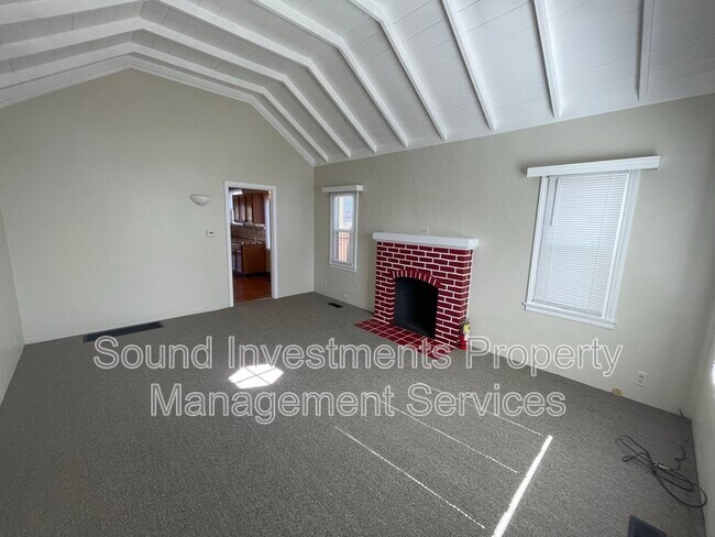 Building Photo - 2611 76th Ave