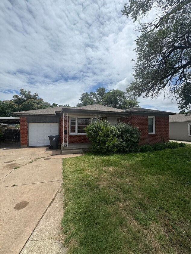 Foto principal - Located Avondale!!! 2/1 CH/A