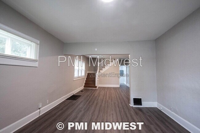 Building Photo - 411 W 40th St
