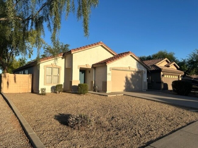 Building Photo - Gilbert 4 bedroom home
