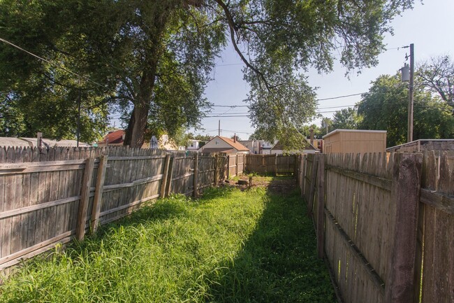 Building Photo - "Charming 3-Bedroom Home with Modern Updat...