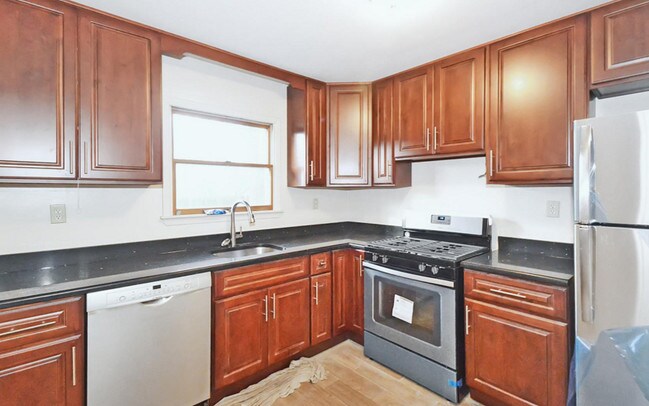Building Photo - 73-75 Mott Ave