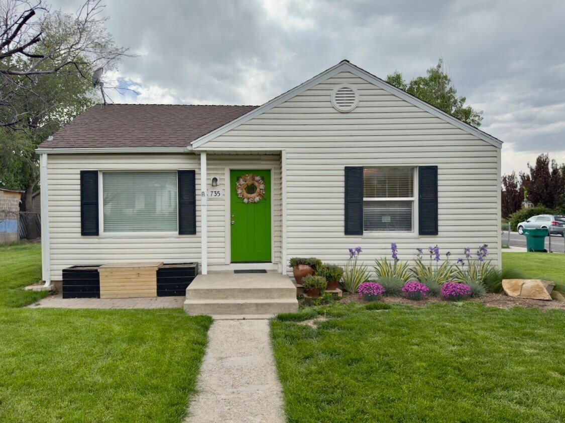 Primary Photo - 735 N 25 W St