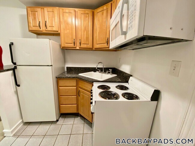 Building Photo - 379 Commonwealth Ave