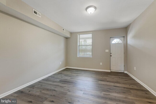 Building Photo - 4014 Pennington Ave