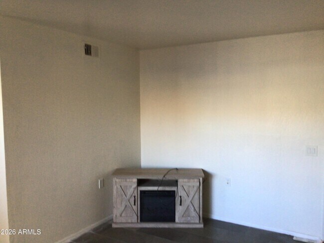 Foto del edificio - 12221 W Bell Rd