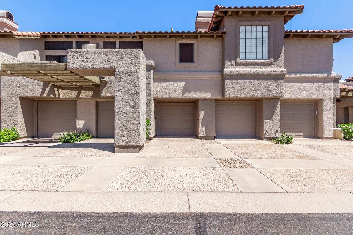 Foto principal - 10015 E Mountain View Rd