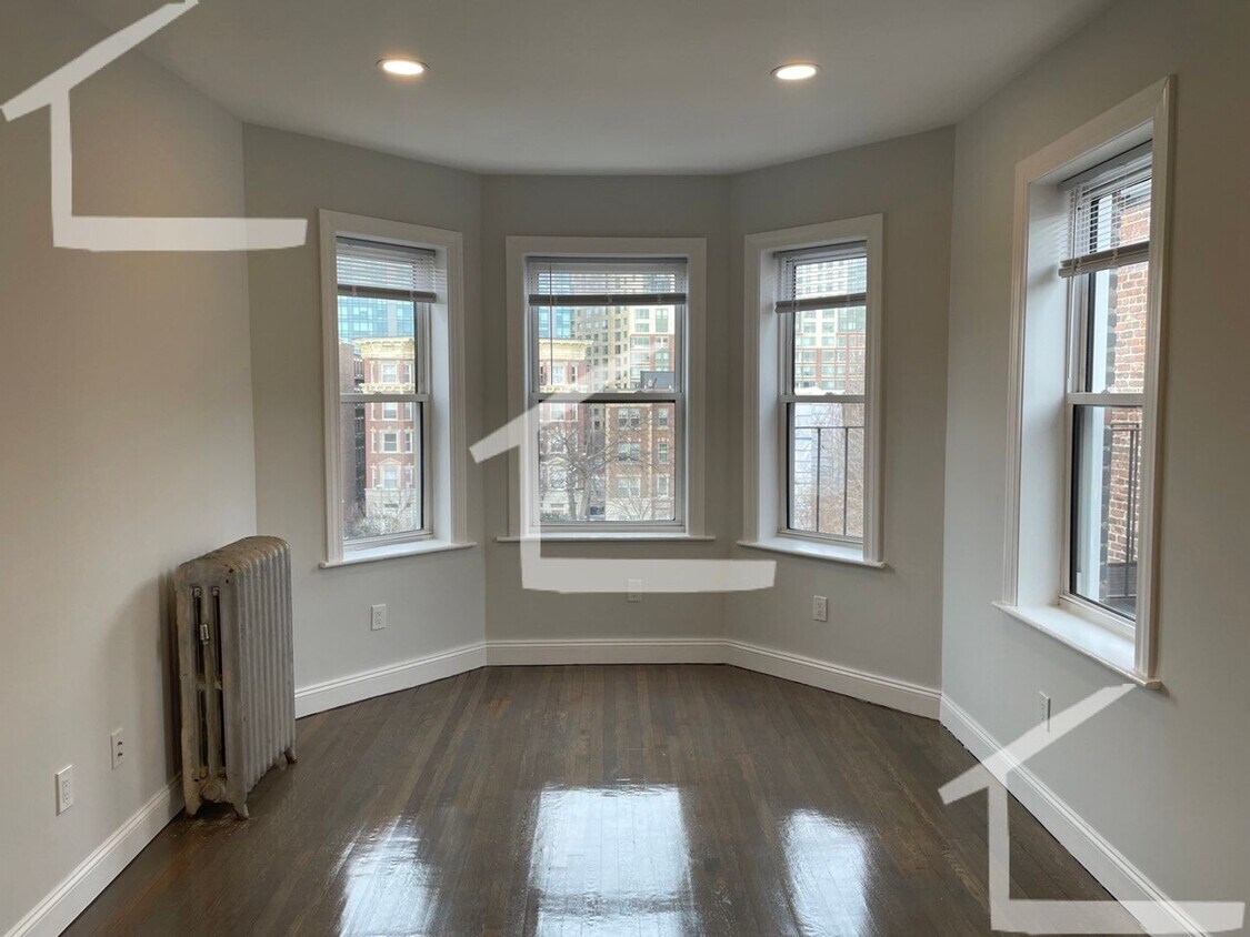 Foto principal - Beautiful, newly renovated, Fenway 1 bed 1...