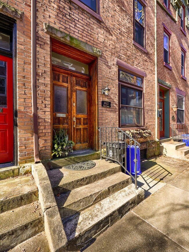 Foto del edificio - Charming 3 Bedroom Home in the Heart of Mi...