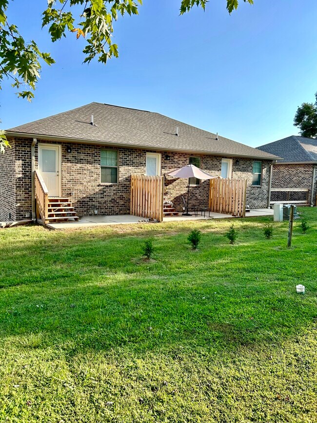Rear Exterior - 192 Fairway Ln