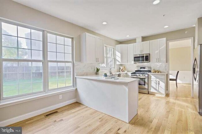 Foto del edificio - 1401 Ora Lea Ln