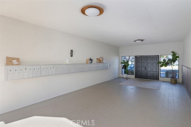 Foto del edificio - 6679 Linda Vista Rd