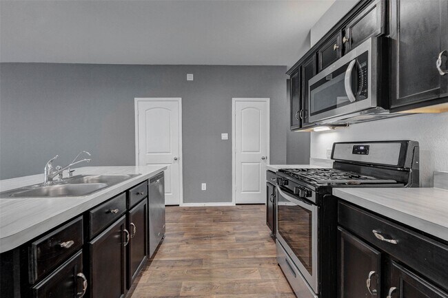 Building Photo - 5114 Jasmine Dawn Dr