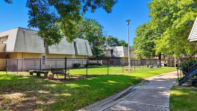 Foto del edificio - 6619 S Zunis Ave