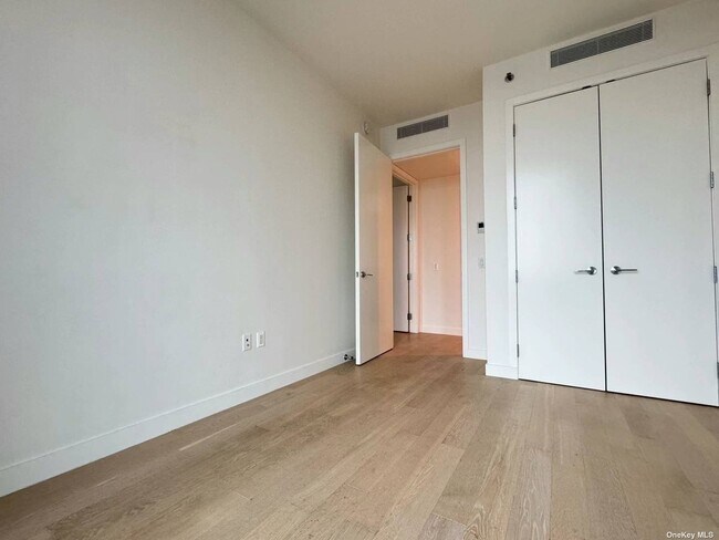 Foto del edificio - 134-37 35th Ave