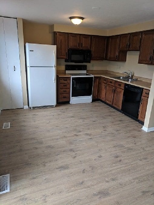 Building Photo - 3439 Statewood Dr