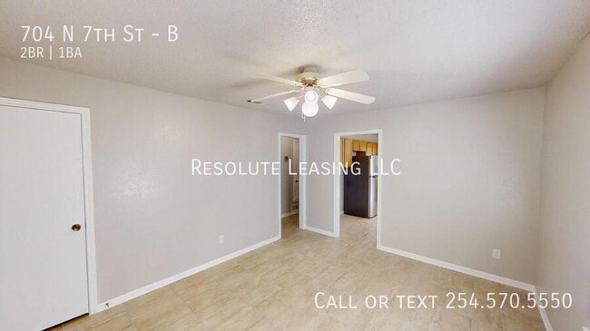 Building Photo - 704 N 7th St