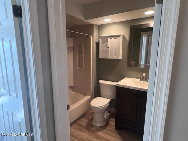 Building Photo - 212 Raintree Ct
