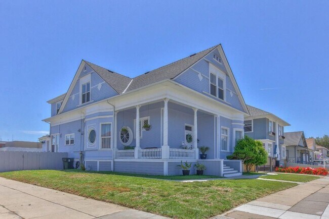 Building Photo - 141 Central Ave
