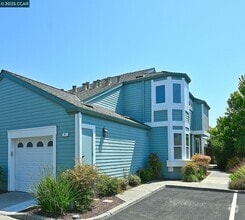Building Photo - 27 Shepardson Ln