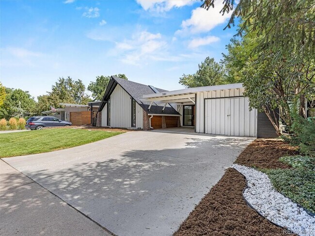 Foto del edificio - Iconic mid-century A-Frame home in Denver!