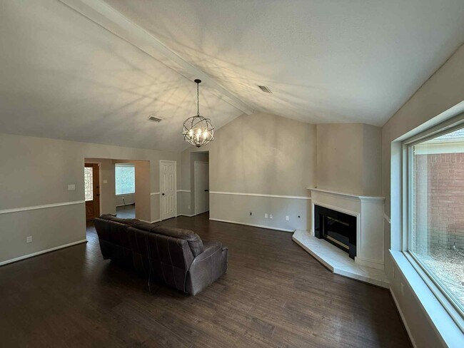 Foto del edificio - 36 Silver Elm Pl