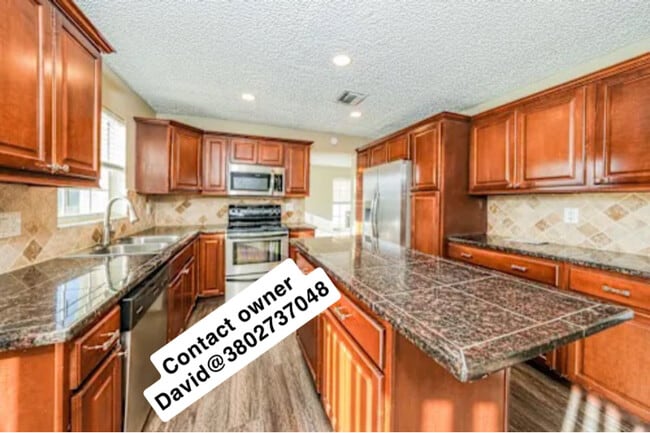 Foto del edificio - 215442 Middletown Dr