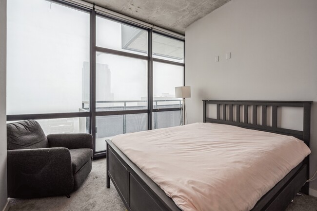 Foto del edificio - 235 W Van Buren St