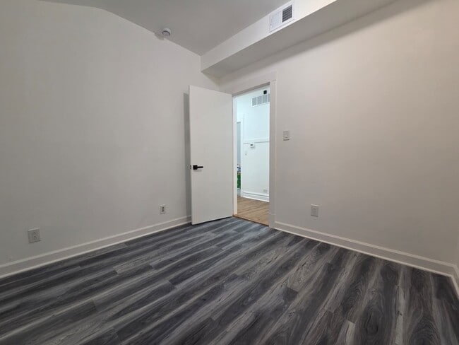 Building Photo - 5207 Galitz St